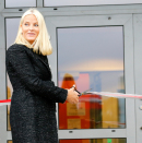 Kronprinsessen hadde æren av å åpne det nye Allhuset i Leinesfjord. Foto: Lise Åserud, NTB scanpix